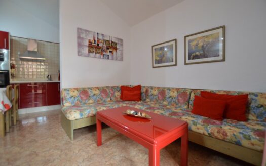 Bungalow with garden and community pool