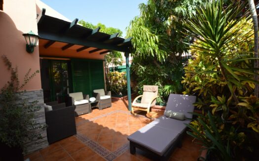 Bungalow with garden and community pool