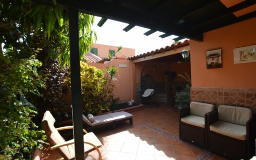 Bungalow with garden and community pool