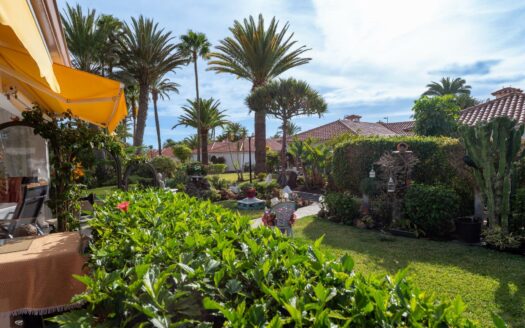 Encantador bungalow con jardín de ensueño en Playa del Inglés