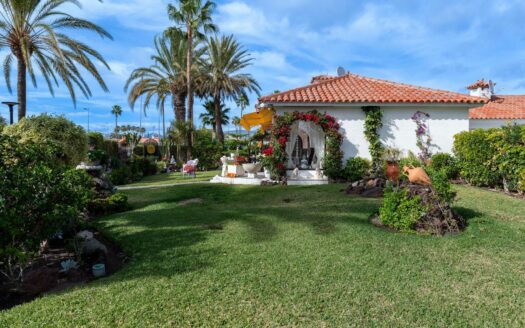 Encantador bungalow con jardín de ensueño en Playa del Inglés