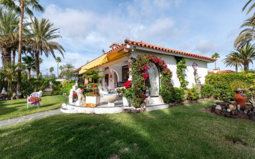 Encantador bungalow con jardín de ensueño en Playa del Inglés