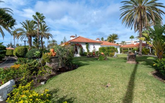 Encantador bungalow con jardín de ensueño en Playa del Inglés