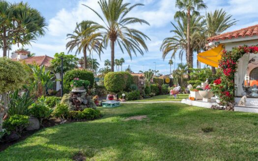 Encantador bungalow con jardín de ensueño en Playa del Inglés