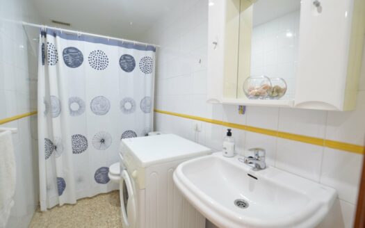 Apartamento con piscina comunitaria y cerca de la playa