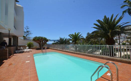 Apartamento con piscina comunitaria y cerca de la playa