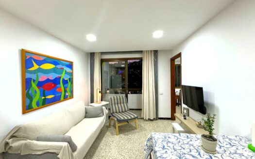 Apartamento con piscina comunitaria y cerca de la playa