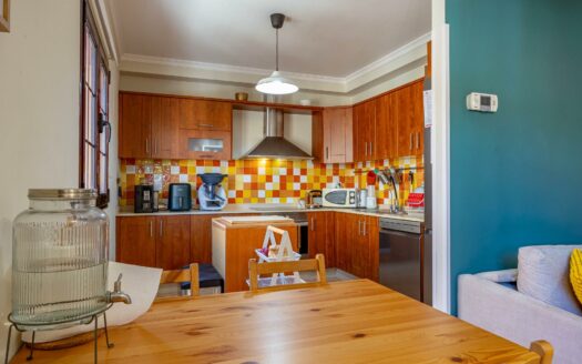 Luminoso piso de 3 habitaciones con garaje cerca del CC Vecindario