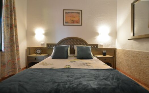 Bungalow con jardín y piscina comunitaria