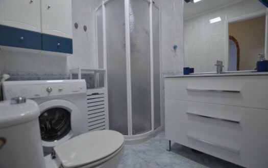 Bungalow con jardín y piscina comunitaria