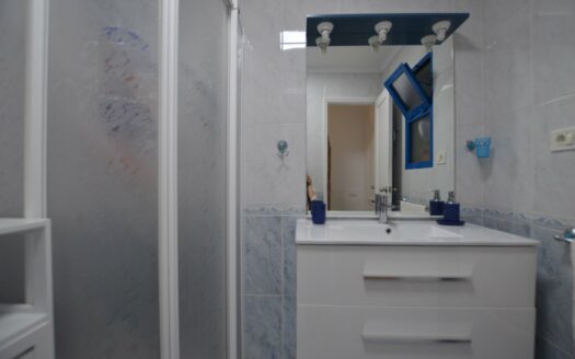 Bungalow con jardín y piscina comunitaria