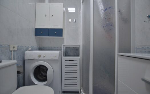 Bungalow con jardín y piscina comunitaria