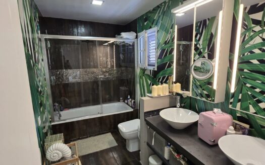 Chalet pareado en El Doral reformado