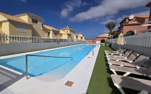 Chalet pareado en El Doral reformado