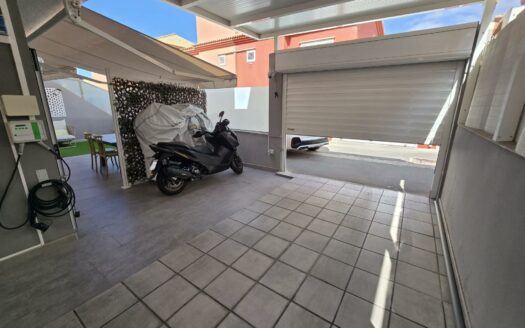 Chalet pareado en El Doral reformado