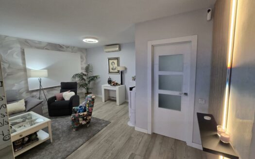 Chalet pareado en El Doral reformado