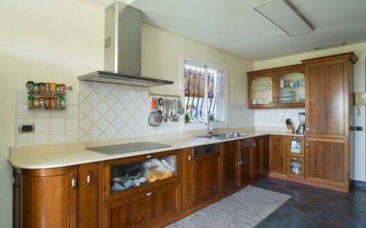 Chalet Independiente con vista mar y piscina privada en El Hornillo