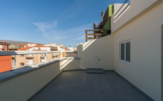 Ático renovado y luminoso en El Tablero