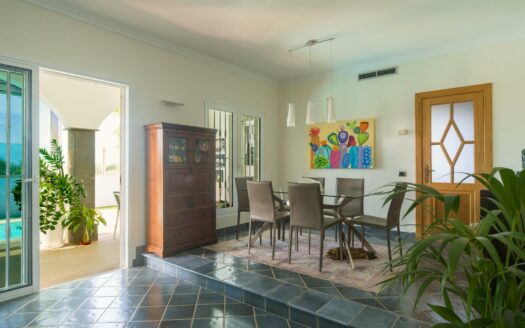 Chalet Independiente con vista mar y piscina privada en El Hornillo