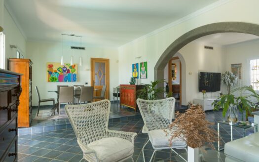 Chalet Independiente con vista mar y piscina privada en El Hornillo