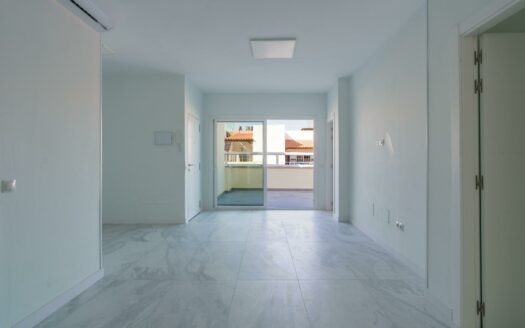 Ático renovado y luminoso en El Tablero