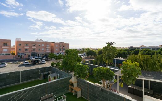 Adosado con jardín y garaje en El Tablero