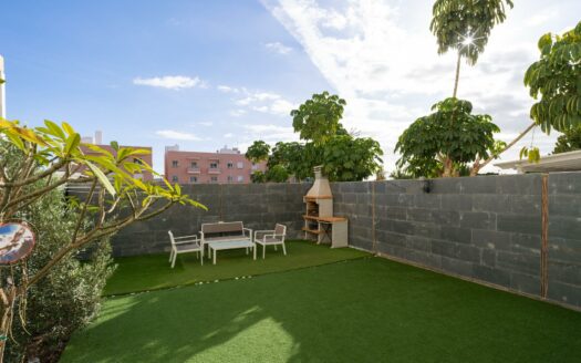 Adosado con jardín y garaje en El Tablero