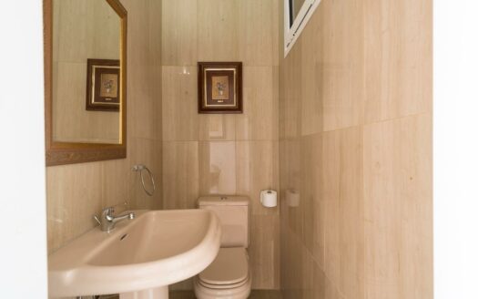 Chalet independiente con jardín y piscina privada en La Garita precio negociable