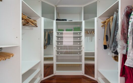 Chalet independiente con jardín y piscina privada en La Garita precio negociable