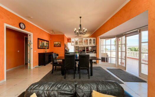 Villa in Tauro mit Meerblick und in der Nähe des Golfplatzes