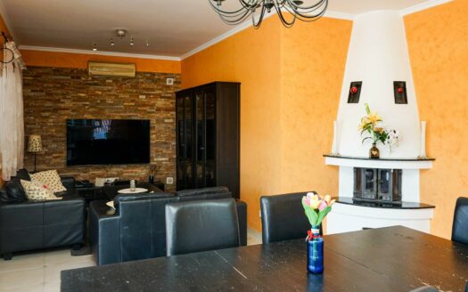 Villa in Tauro mit Meerblick und in der Nähe des Golfplatzes