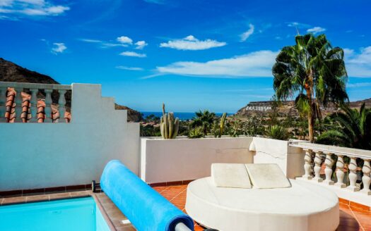 Villa in Tauro mit Meerblick und in der Nähe des Golfplatzes