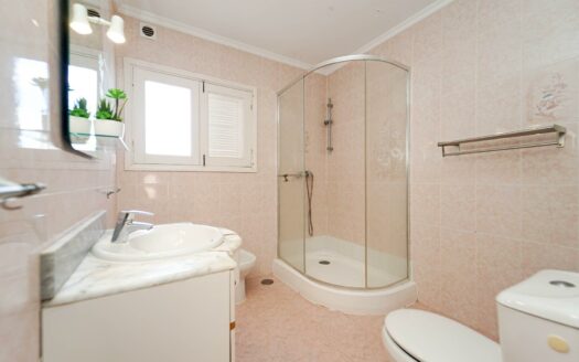 Villa in Tauro mit Meerblick und in der Nähe des Golfplatzes