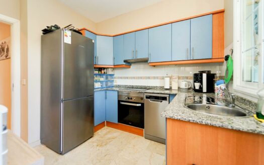 Cozy terraced house with a spacious terrace in a quiet and sunny area