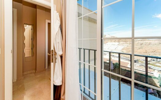 Cozy terraced house with a spacious terrace in a quiet and sunny area