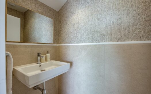 Exclusivo chalet con piscina y terraza para temporada de invierno