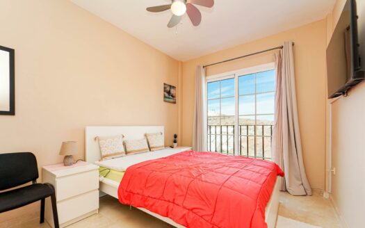 Cozy terraced house with a spacious terrace in a quiet and sunny area