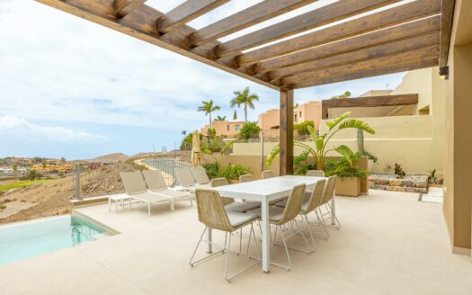 Exclusivo chalet con piscina y terraza para temporada de invierno