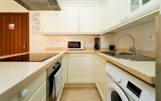 Stilvolle Wohnung mit zwei Schlafzimmern und Terrasse in begehrtem Monte Carrera