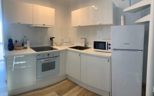 Dúplex reformado con piscina comunitaria