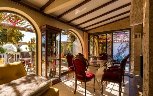 Exclusiva Propiedad de Lujo en Primera Línea con Vistas a las Dunas y al Mar