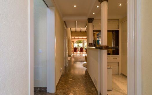 Exclusiva Propiedad de Lujo en Primera Línea con Vistas a las Dunas y al Mar