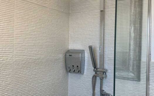 Dúplex reformado con piscina comunitaria