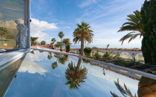 Exclusiva Propiedad de Lujo en Primera Línea con Vistas a las Dunas y al Mar