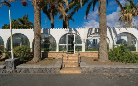 Exclusiva Propiedad de Lujo en Primera Línea con Vistas a las Dunas y al Mar