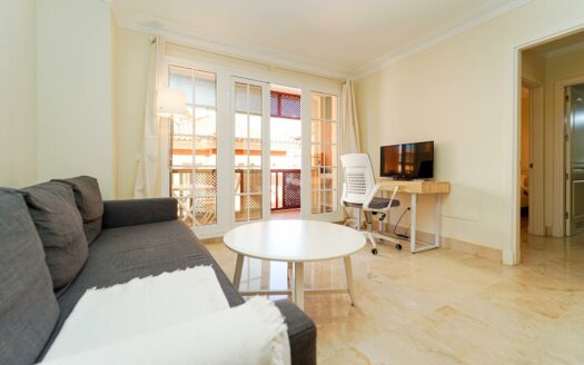 Stilvolle Wohnung mit zwei Schlafzimmern und Terrasse in begehrtem Monte Carrera