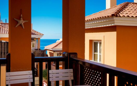 Stilvolle Wohnung mit zwei Schlafzimmern und Terrasse in begehrtem Monte Carrera