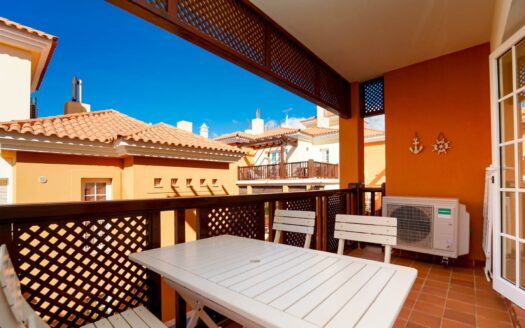 Stilvolle Wohnung mit zwei Schlafzimmern und Terrasse in begehrtem Monte Carrera