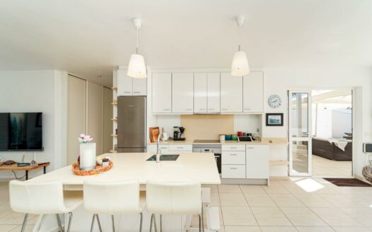 4 bedrooms frontline with private pool in Arguineguín