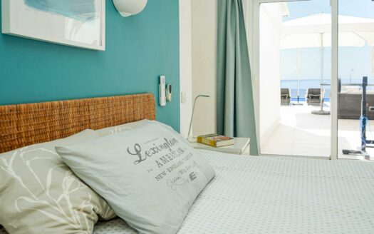 4 bedrooms frontline with private pool in Arguineguín